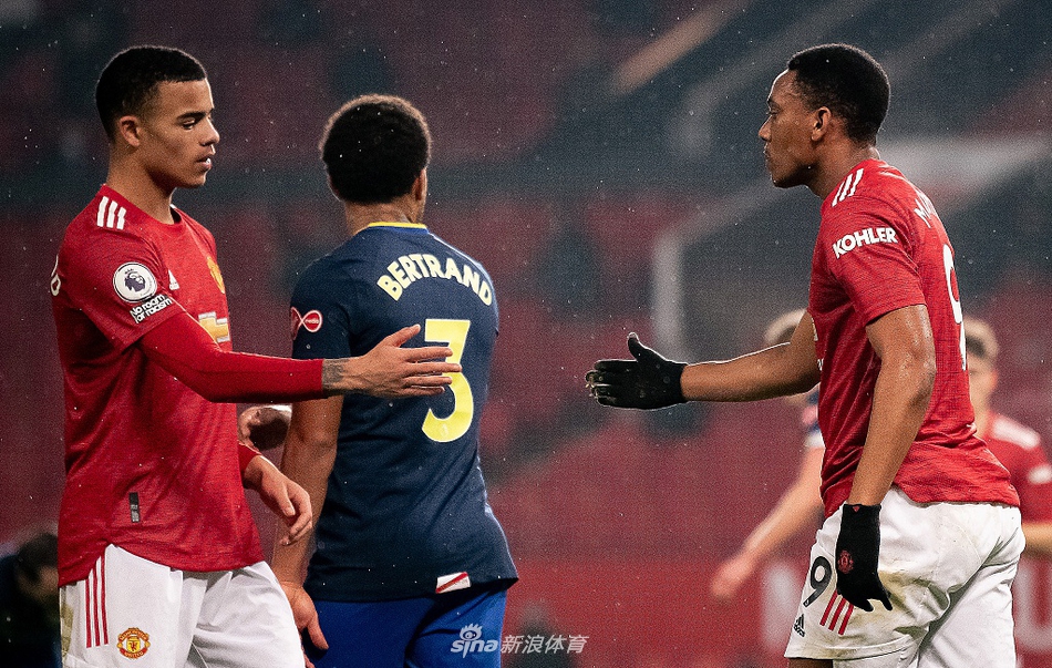 أكد الخليفيهدفنا التتويج بدوري الأبطال ومبابي ونيمار ليس لديهما سبب للرحيل